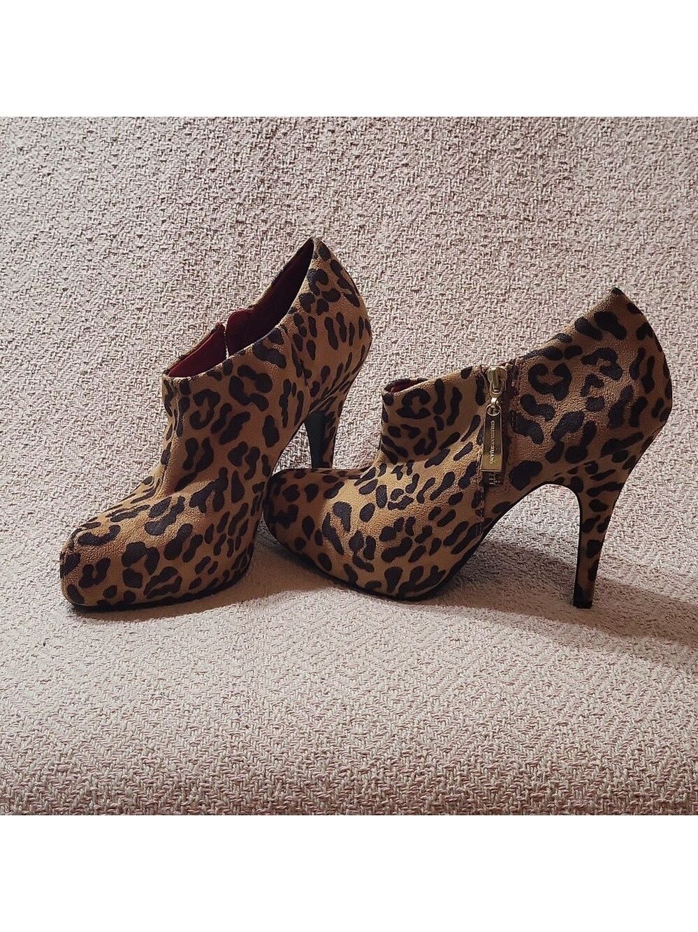 Christian Siriano Womens Leopard Print Ankle Boots Gold Zip Booties 8.5